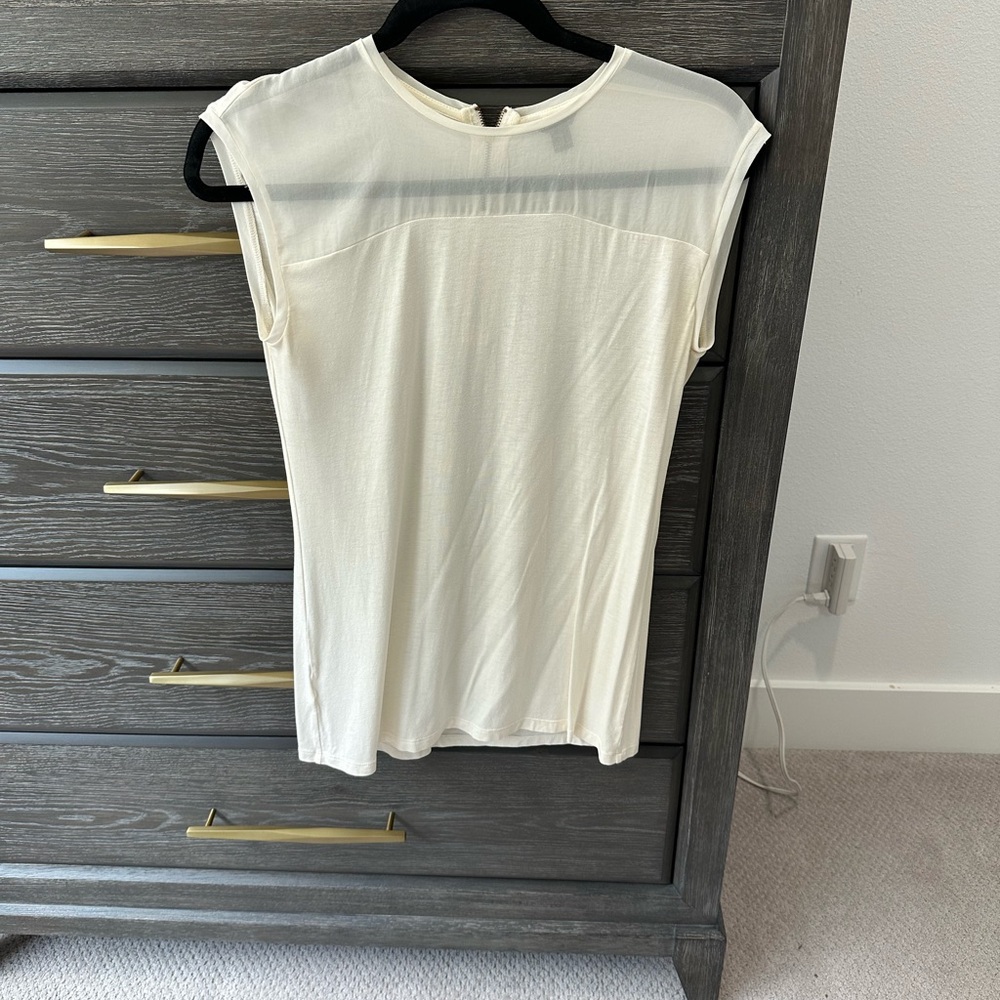 Ann Taylor Cream Sleeveless Fitted Blouse